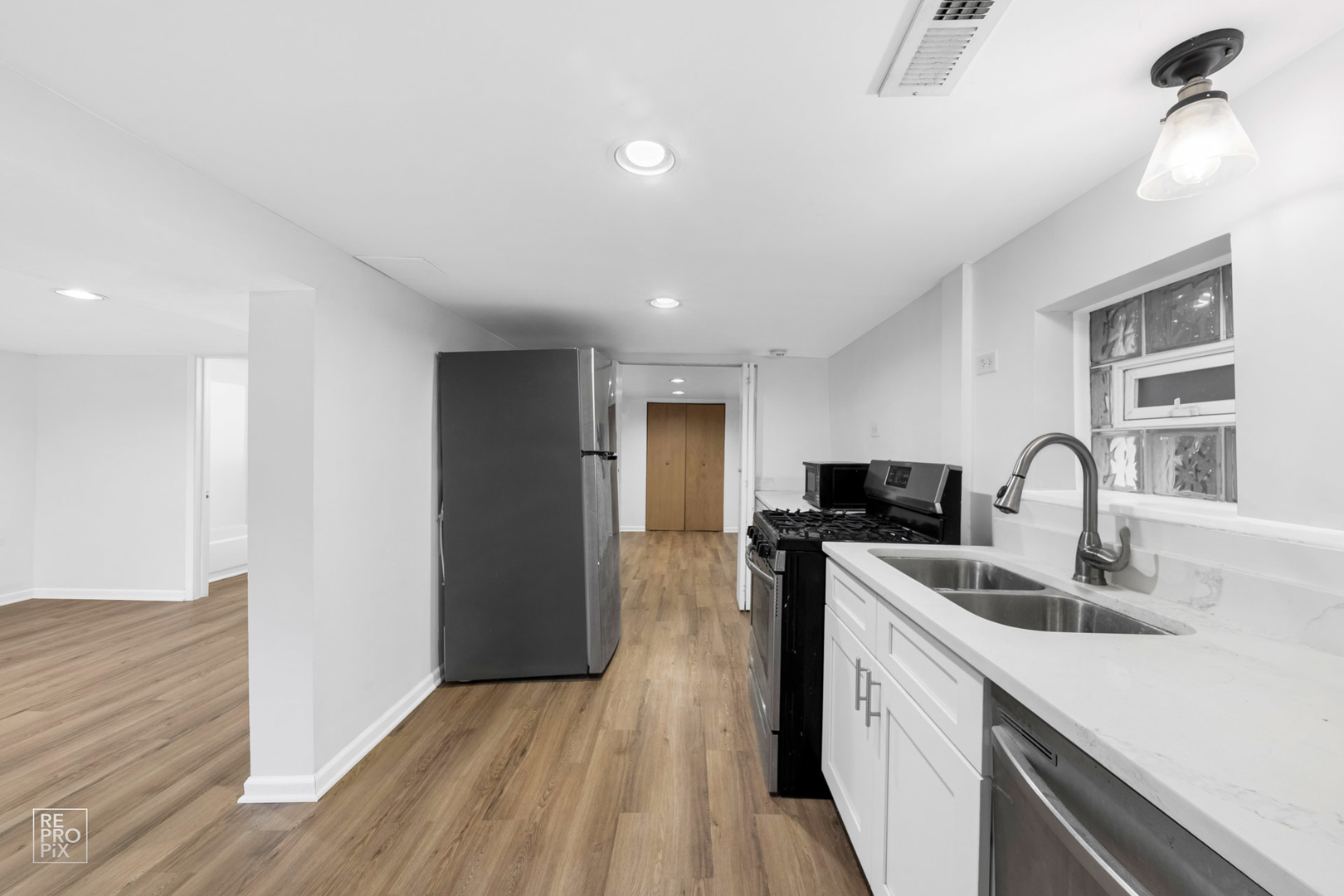 3414 N Damen Avenue BSMT