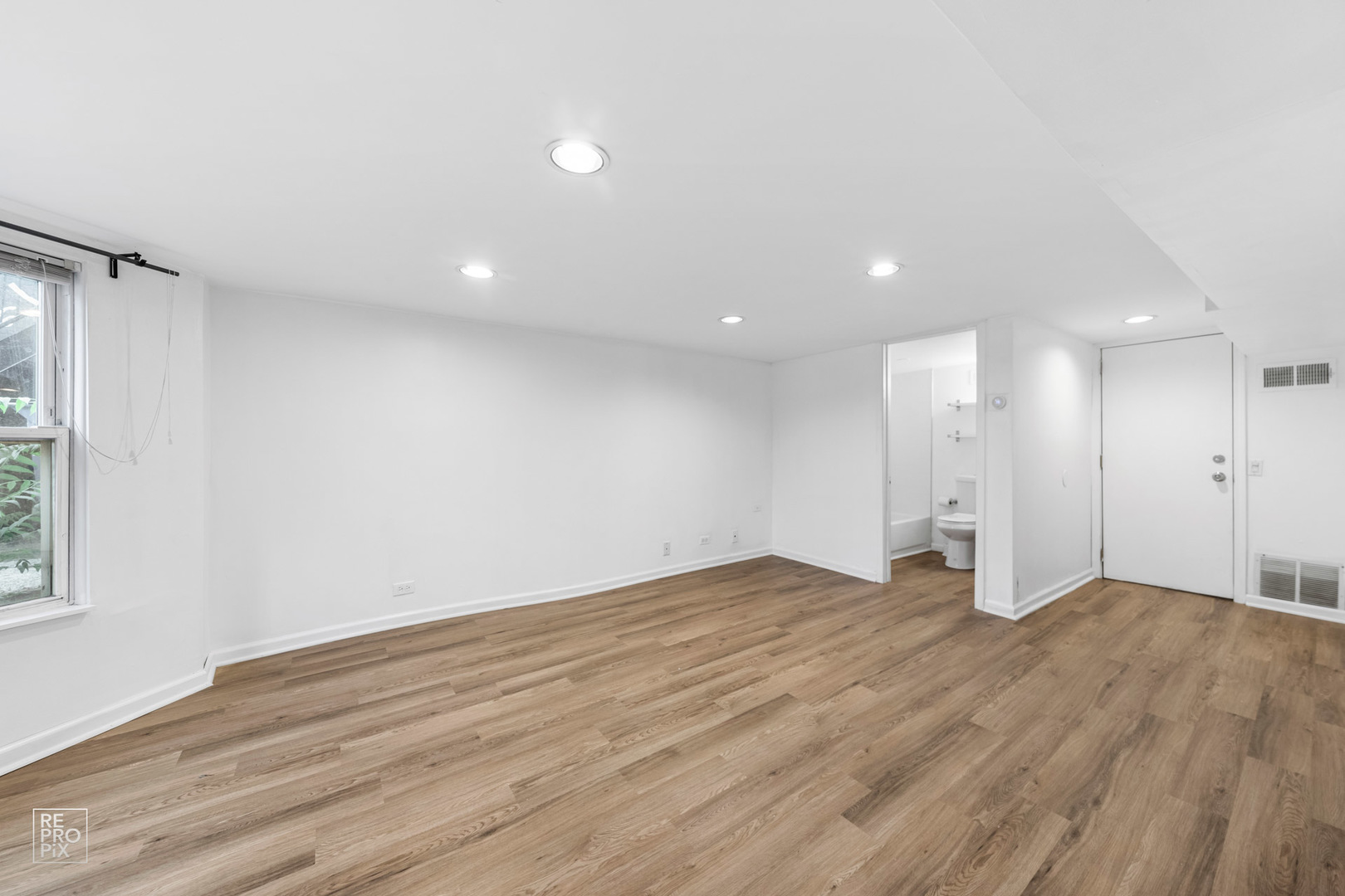 3414 N Damen Avenue BSMT