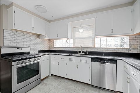 Tiny photo for 7303 N Kildare Avenue, Lincolnwood, IL 60712 (MLS # 12532814)