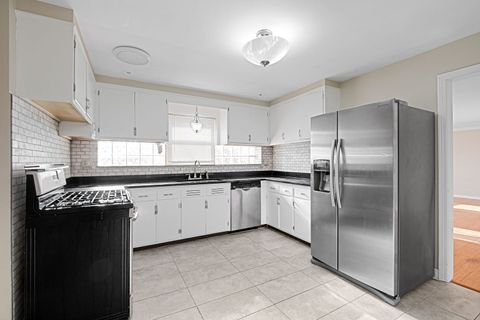 Tiny photo for 7303 N Kildare Avenue, Lincolnwood, IL 60712 (MLS # 12532814)