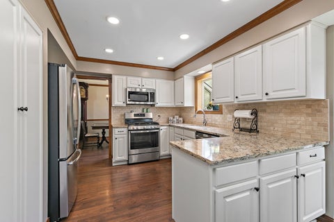 Tiny photo for 500 Essex Road, Fox River Grove, IL 60021 (MLS # 12655079)