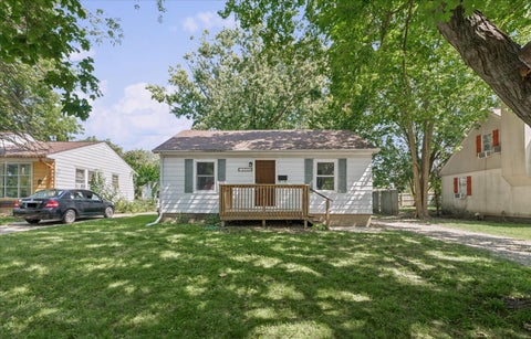 Photo of 1006 N Division Avenue, Urbana, IL 61801 (MLS # 12742513)