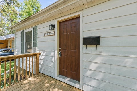 Tiny photo for 1006 N Division Avenue, Urbana, IL 61801 (MLS # 12742513)
