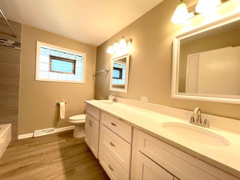 Tiny photo for 16314 Woodlawn East Avenue, South Holland, IL 60473 (MLS # 12442346)