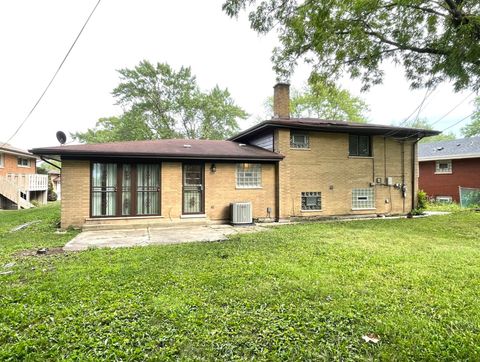 Tiny photo for 16314 Woodlawn East Avenue, South Holland, IL 60473 (MLS # 12442346)
