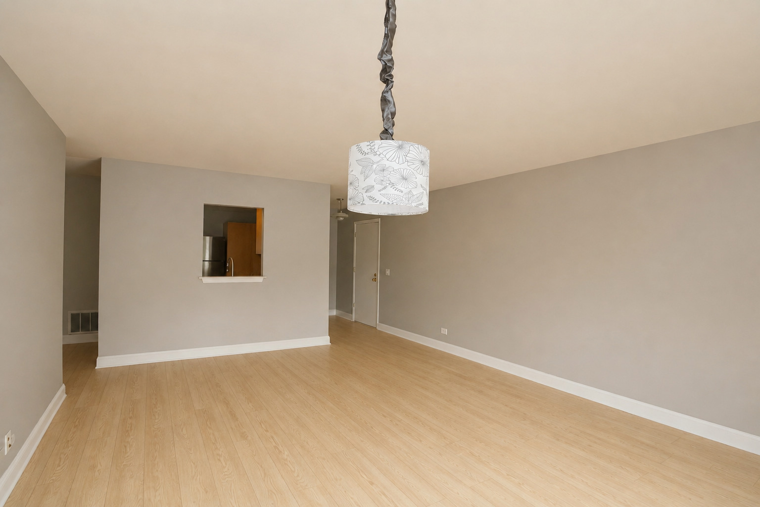 1365 N Sterling Avenue 105B
