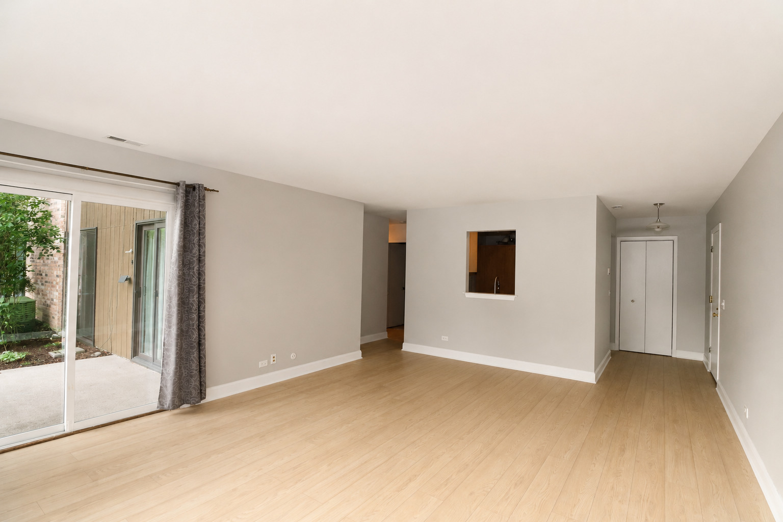 1365 N Sterling Avenue 105B
