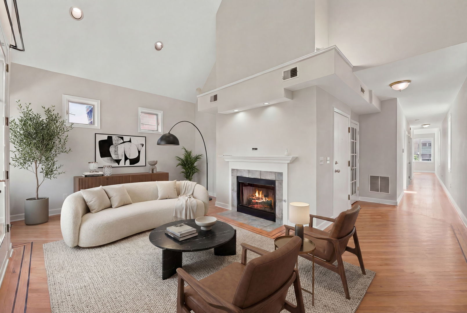 920 W Wolfram Street 4