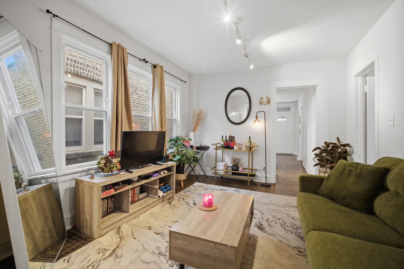 4045 W Nelson Street