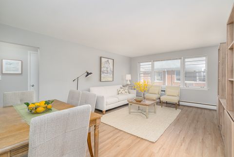 Tiny photo for 44 S Kensington Avenue #01, La Grange, IL 60525 (MLS # 12427803)