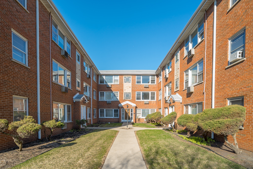 44 S Kensington Avenue 01