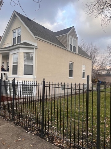 3425 W Carroll Avenue