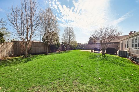 Tiny photo for 1655 Marie Lane, Glenview, IL 60025 (MLS # 12615628)