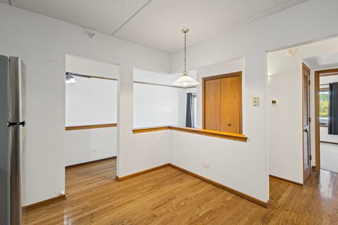 Tiny photo for 201 N Vail Avenue #305, Arlington Heights, IL 60004 (MLS # 12472505)