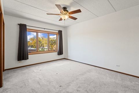 Tiny photo for 201 N Vail Avenue #305, Arlington Heights, IL 60004 (MLS # 12472505)