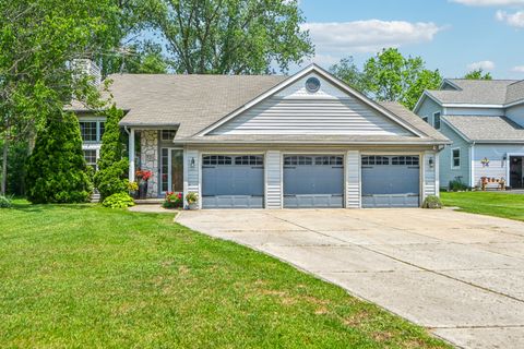 731 ROGER Road Woodstock IL 60098