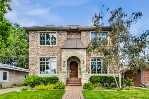 A home in Park Ridge