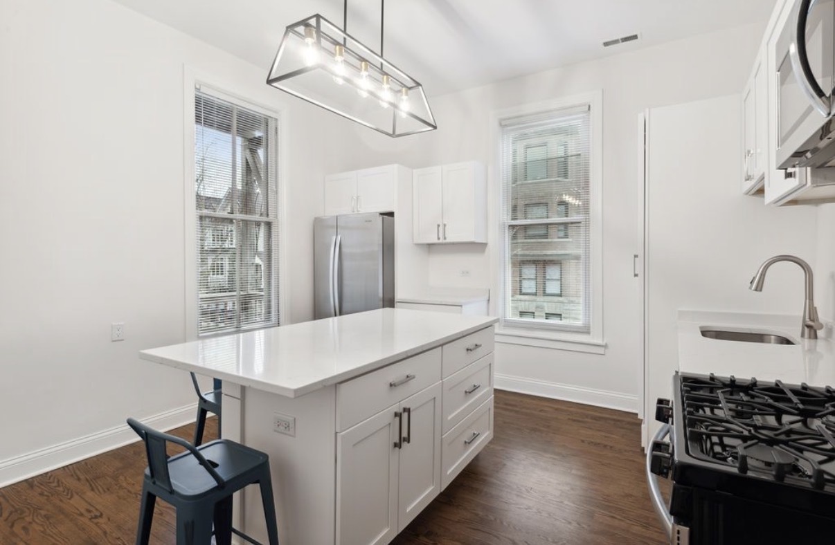 2437 N Seminary Avenue 2