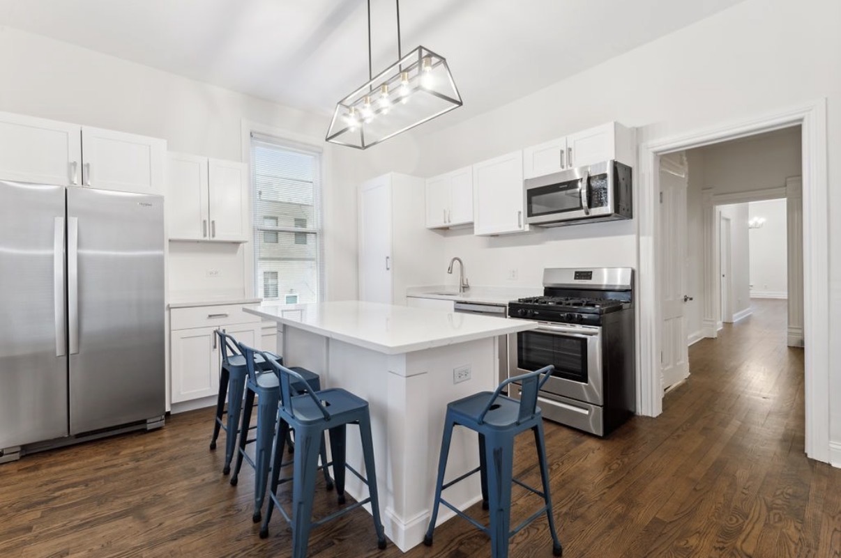 2437 N Seminary Avenue 2