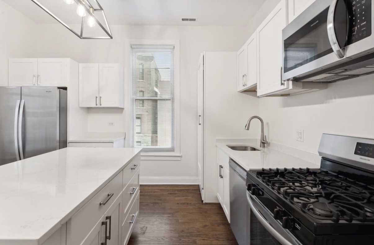 2437 N Seminary Avenue 2