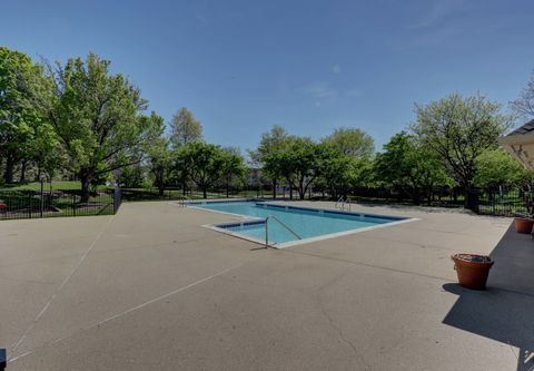Tiny photo for 195 Island Court #195, Schaumburg, IL 60193 (MLS # 12469114)