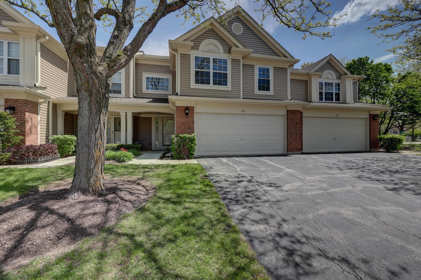 195 Island Court 195