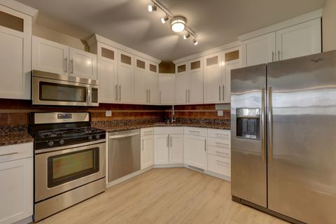 Tiny photo for 195 Island Court #195, Schaumburg, IL 60193 (MLS # 12469114)