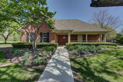 Tiny photo for 195 Island Court #195, Schaumburg, IL 60193 (MLS # 12469114)