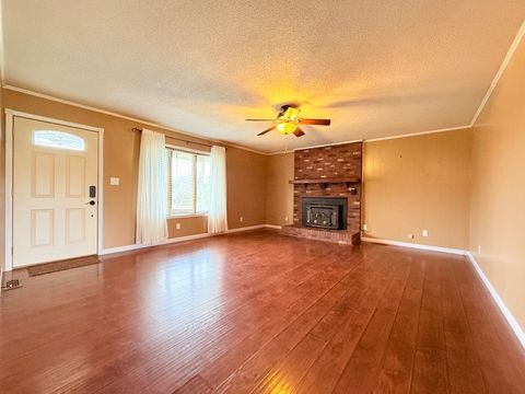 Tiny photo for 425 Peak Road, Harrisburg, IL 62946 (MLS # 12584185)