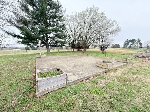 Tiny photo for 425 Peak Road, Harrisburg, IL 62946 (MLS # 12584185)