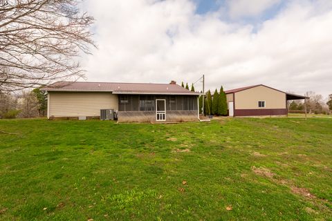 Tiny photo for 425 Peak Road, Harrisburg, IL 62946 (MLS # 12584185)