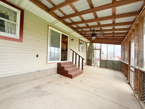 Tiny photo for 425 Peak Road, Harrisburg, IL 62946 (MLS # 12584185)