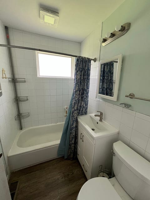 Tiny photo for 468 N Lakeshore Drive, Mundelein, IL 60060 (MLS # 12723749)