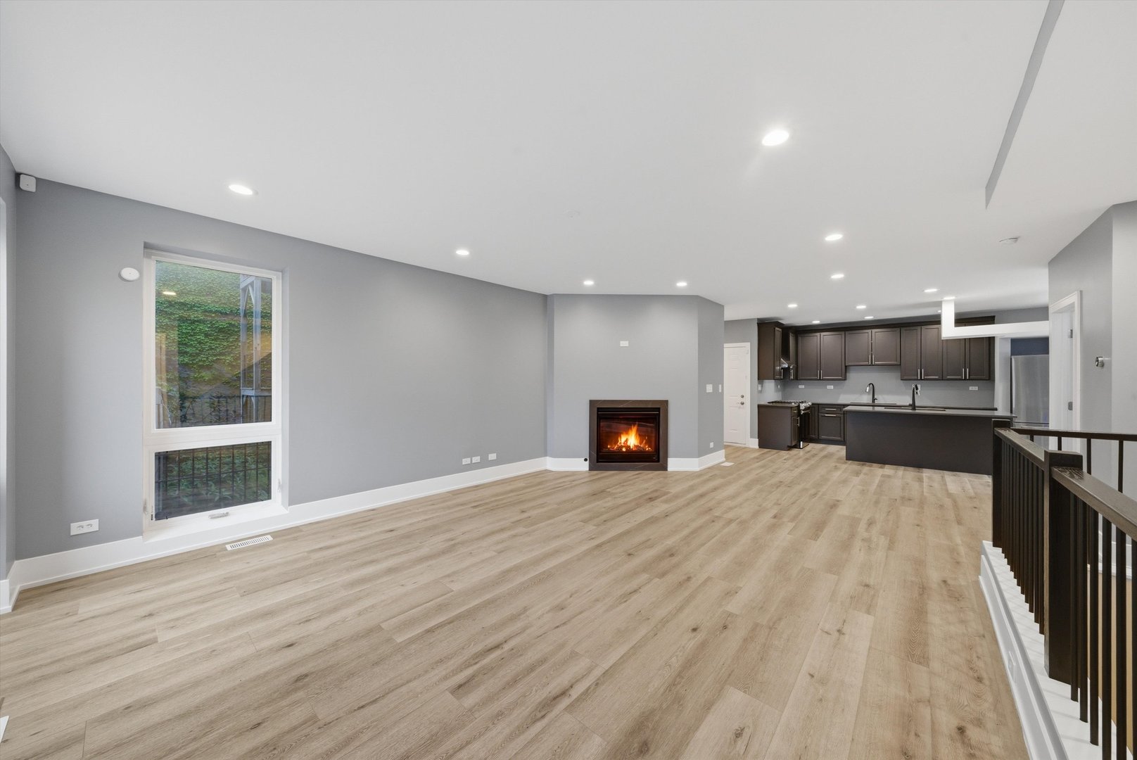 308 W EVERGREEN Avenue 1R