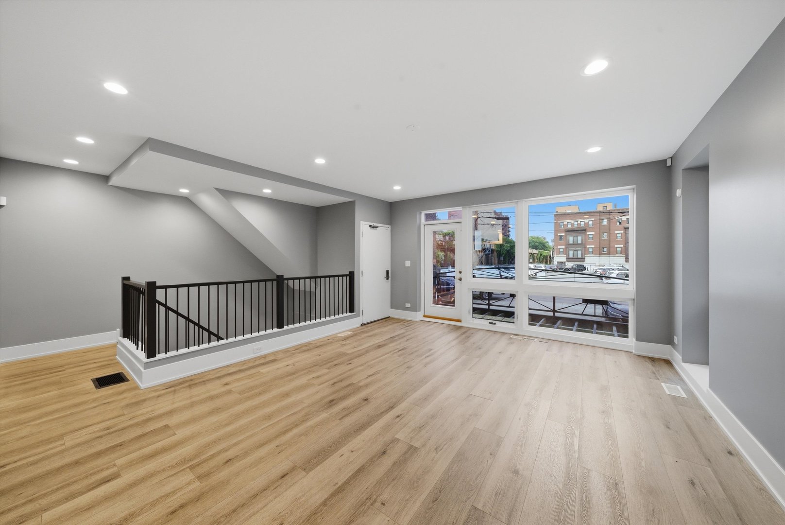 308 W EVERGREEN Avenue 1R