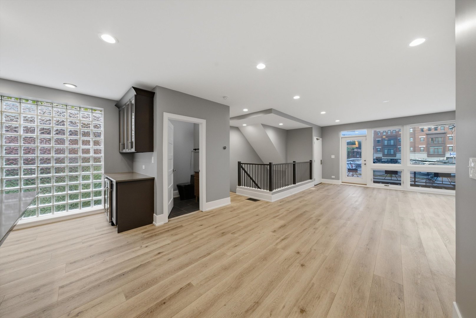308 W EVERGREEN Avenue 1R