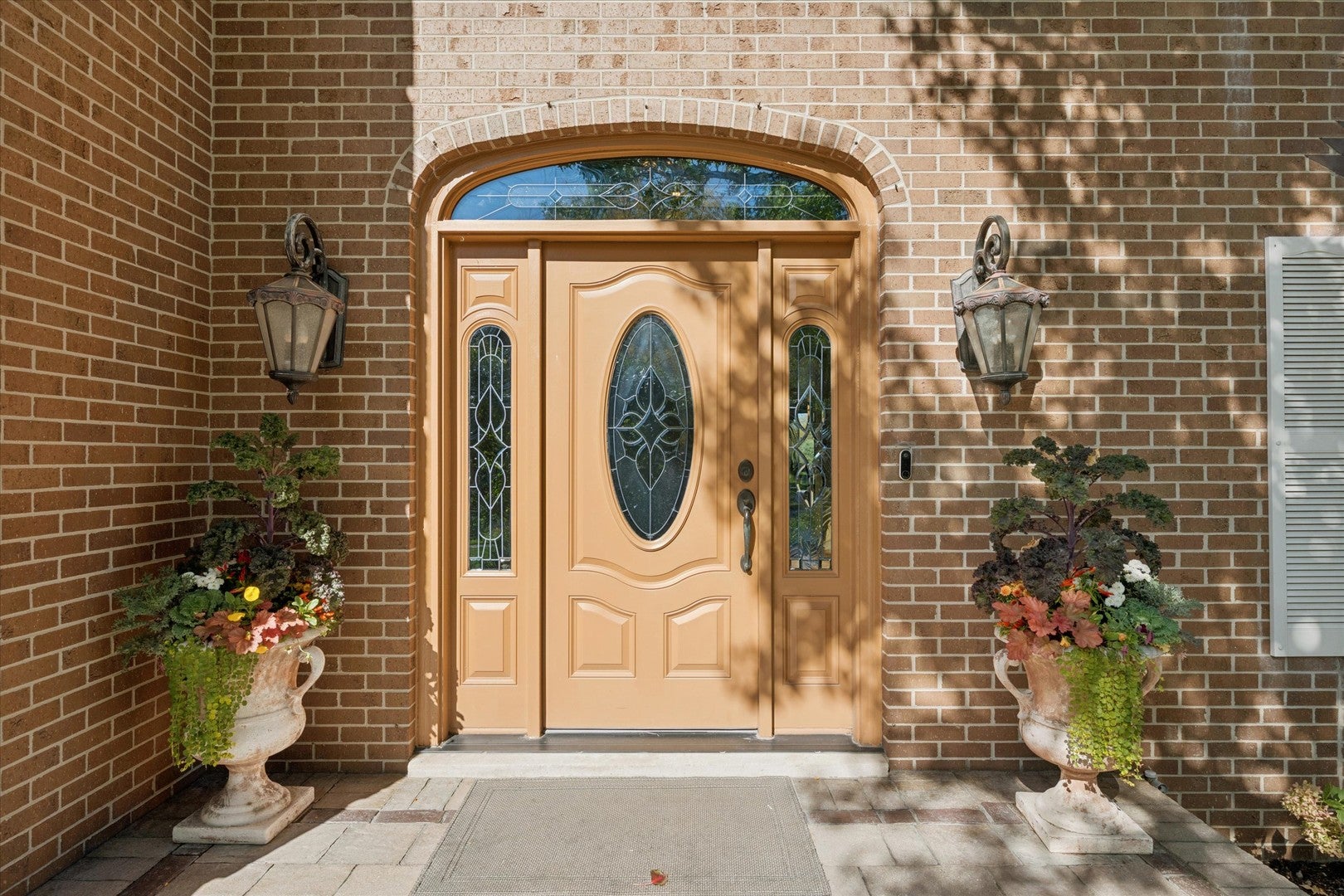 2342 Mohawk Lane