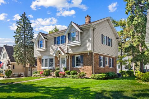 Tiny photo for 562 S Poplar Avenue, Elmhurst, IL 60126 (MLS # 12471550)