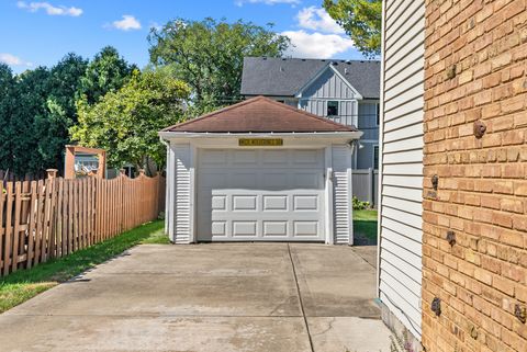 Tiny photo for 562 S Poplar Avenue, Elmhurst, IL 60126 (MLS # 12471550)