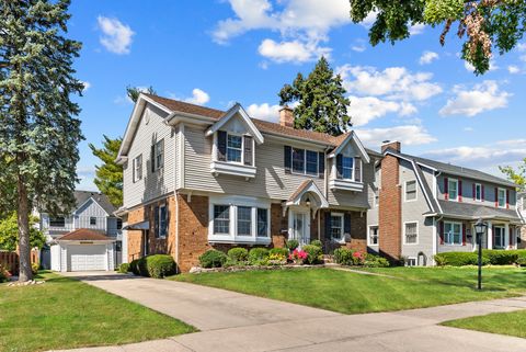 Tiny photo for 562 S Poplar Avenue, Elmhurst, IL 60126 (MLS # 12471550)