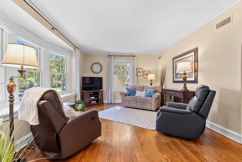 Tiny photo for 562 S Poplar Avenue, Elmhurst, IL 60126 (MLS # 12471550)