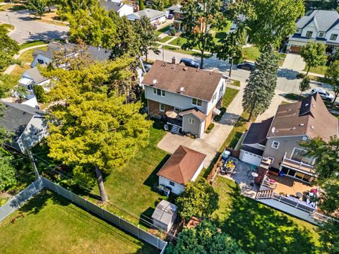 Tiny photo for 562 S Poplar Avenue, Elmhurst, IL 60126 (MLS # 12471550)