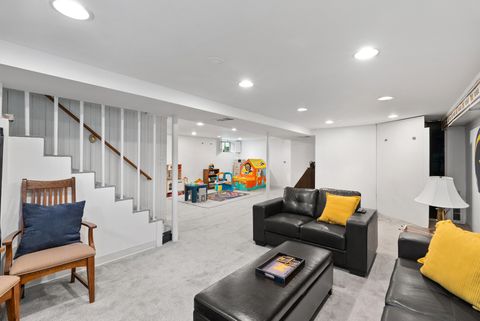 Tiny photo for 562 S Poplar Avenue, Elmhurst, IL 60126 (MLS # 12471550)