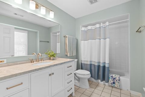 Tiny photo for 562 S Poplar Avenue, Elmhurst, IL 60126 (MLS # 12471550)