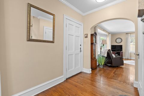 Tiny photo for 562 S Poplar Avenue, Elmhurst, IL 60126 (MLS # 12471550)