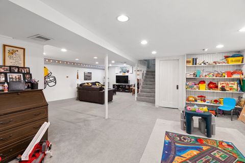 Tiny photo for 562 S Poplar Avenue, Elmhurst, IL 60126 (MLS # 12471550)