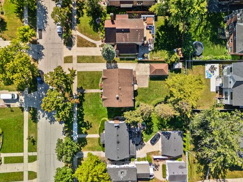 Tiny photo for 562 S Poplar Avenue, Elmhurst, IL 60126 (MLS # 12471550)
