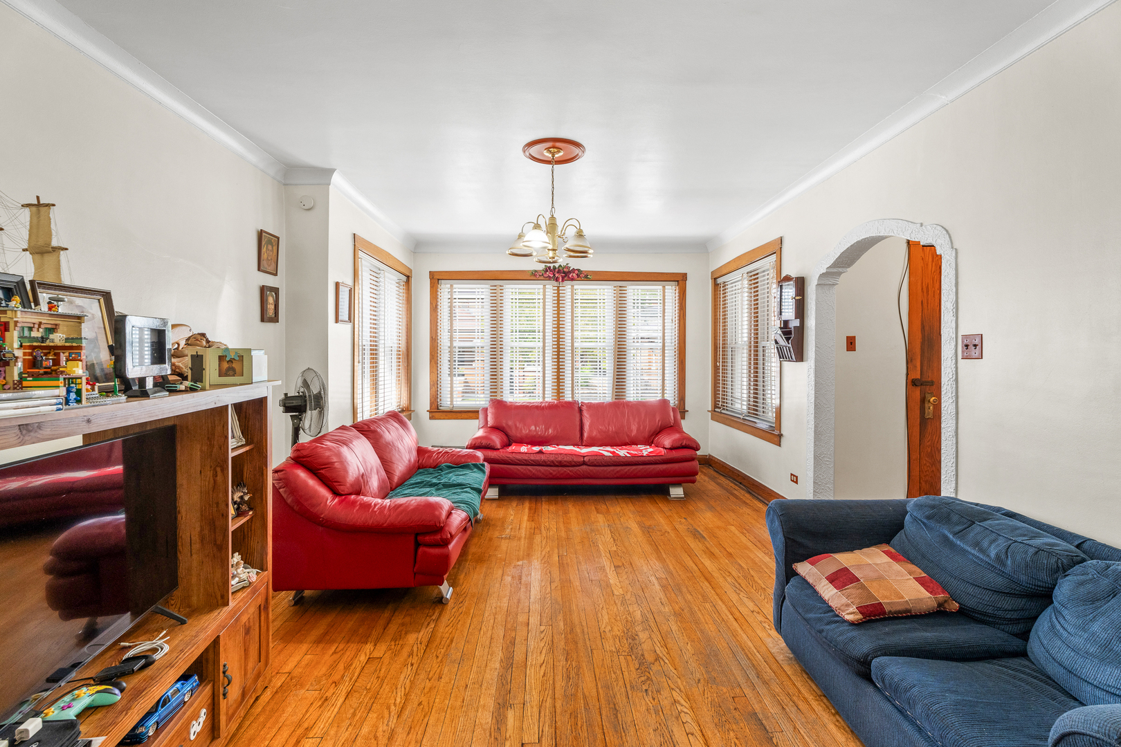 5951 S Richmond Street