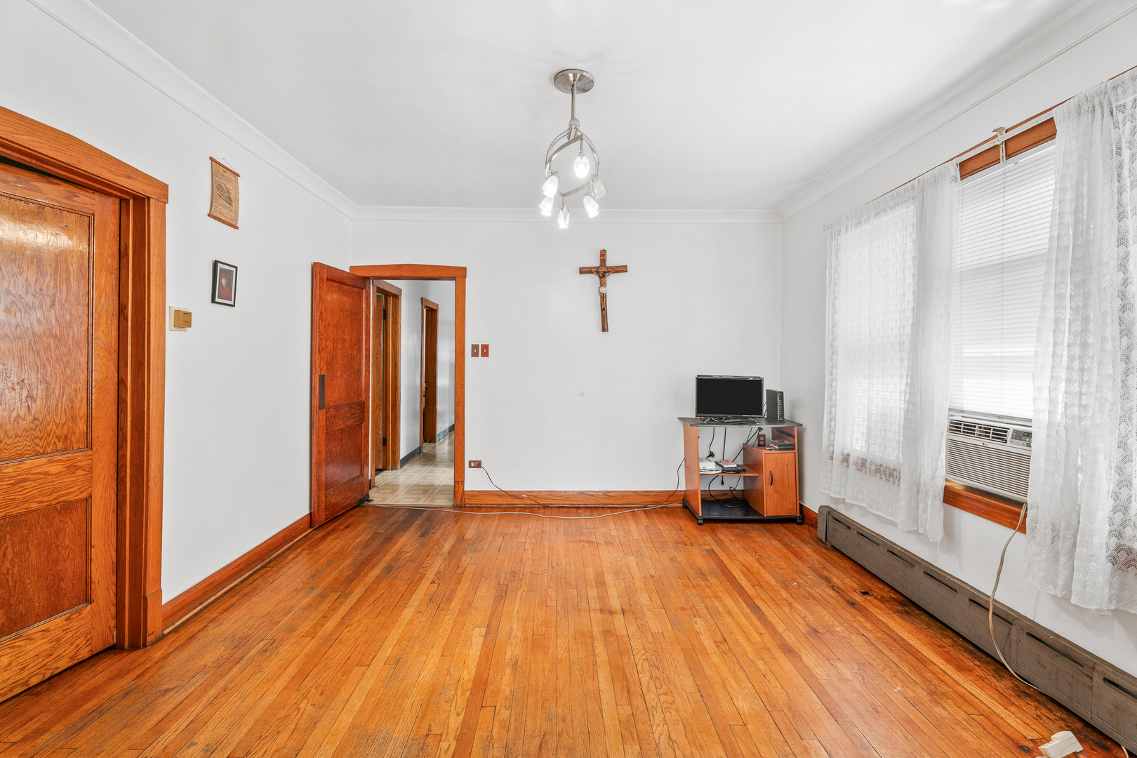 5951 S Richmond Street