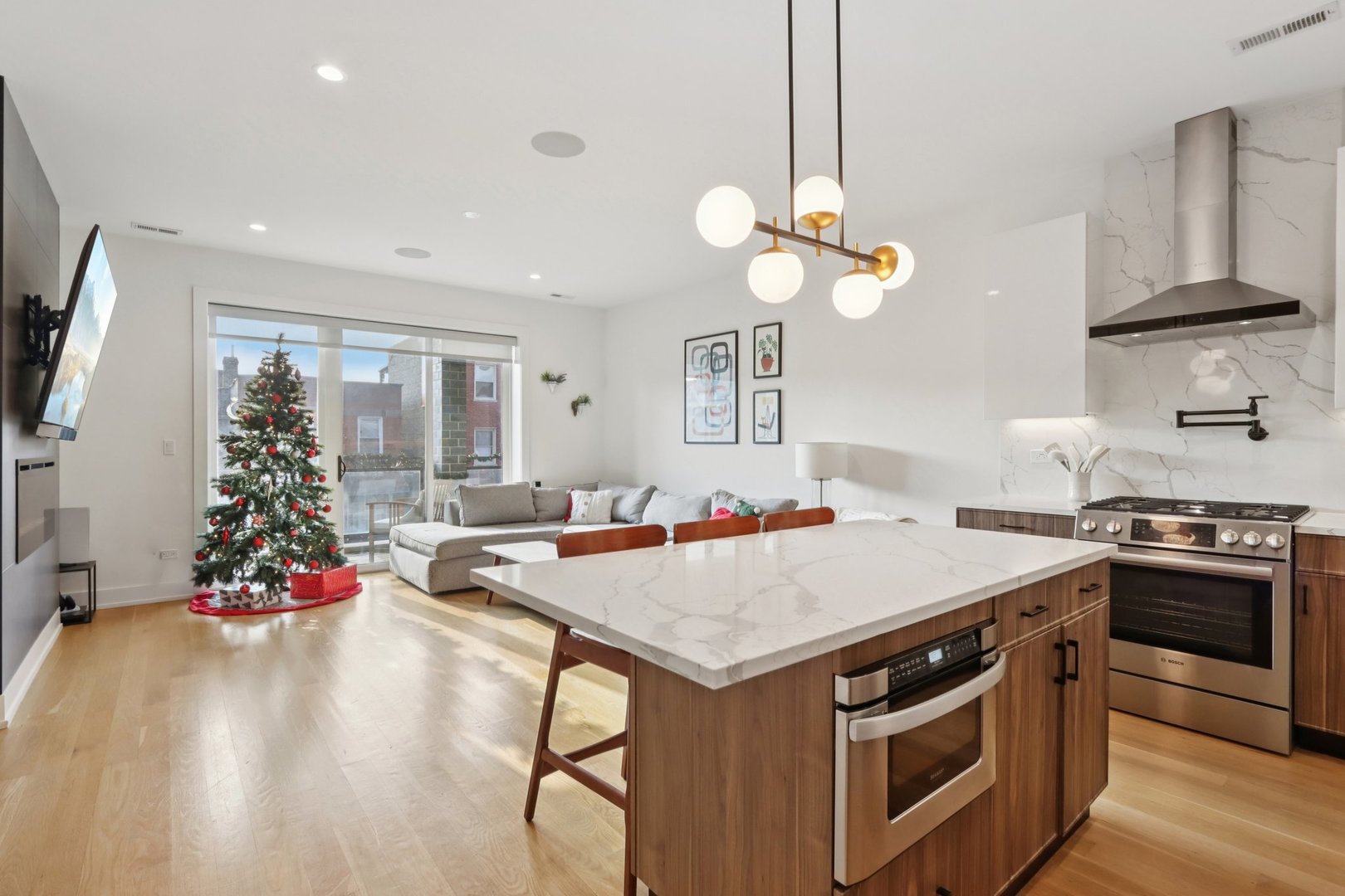 3616 W DIVERSEY Avenue 2W